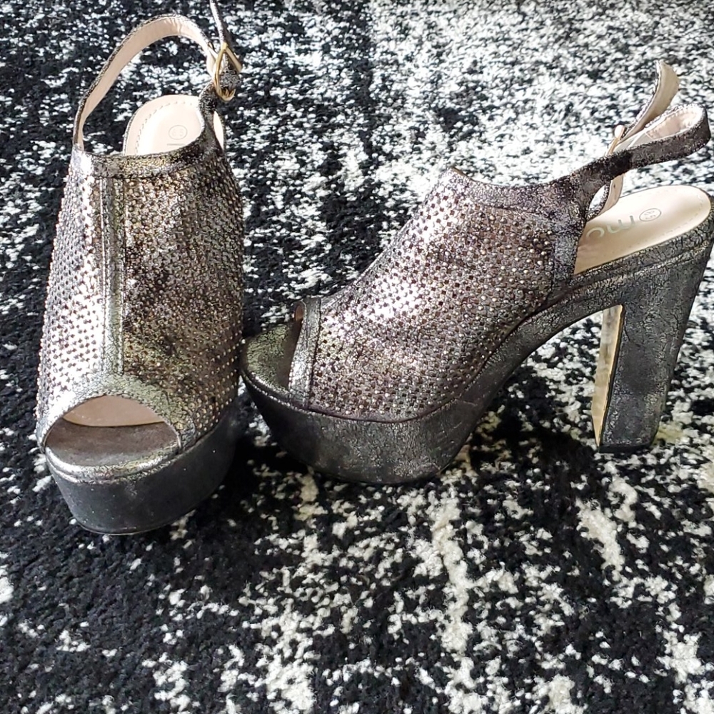 Platform Sandals - Picture 2 of 5